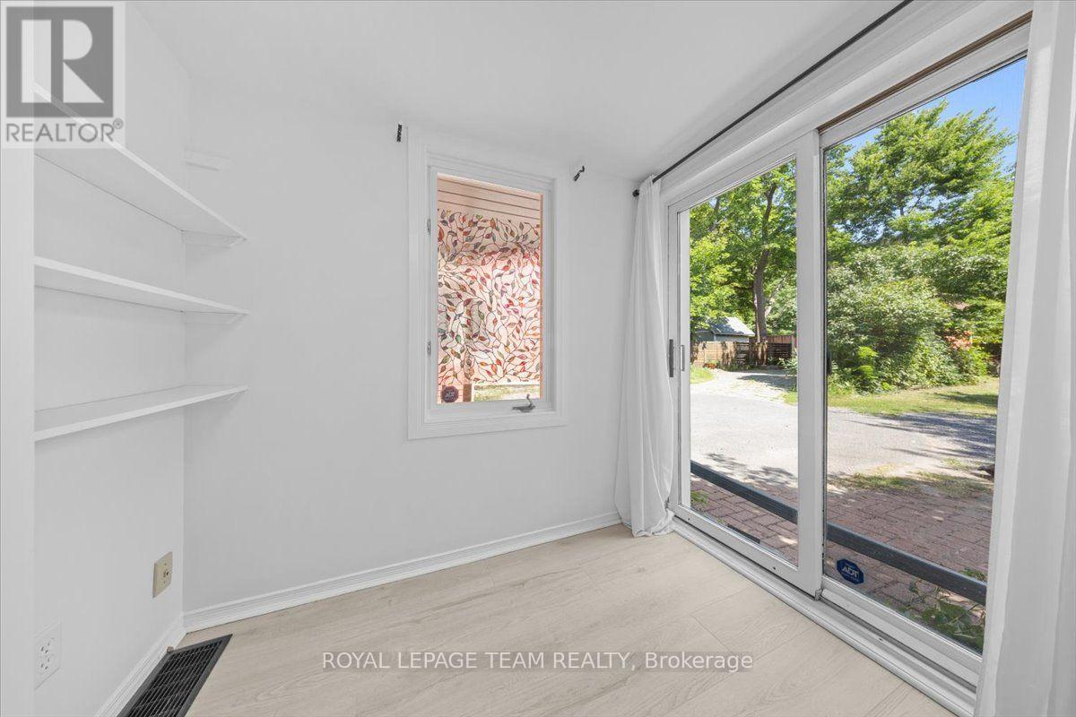 135 UPPER LORNE PLACE - 22