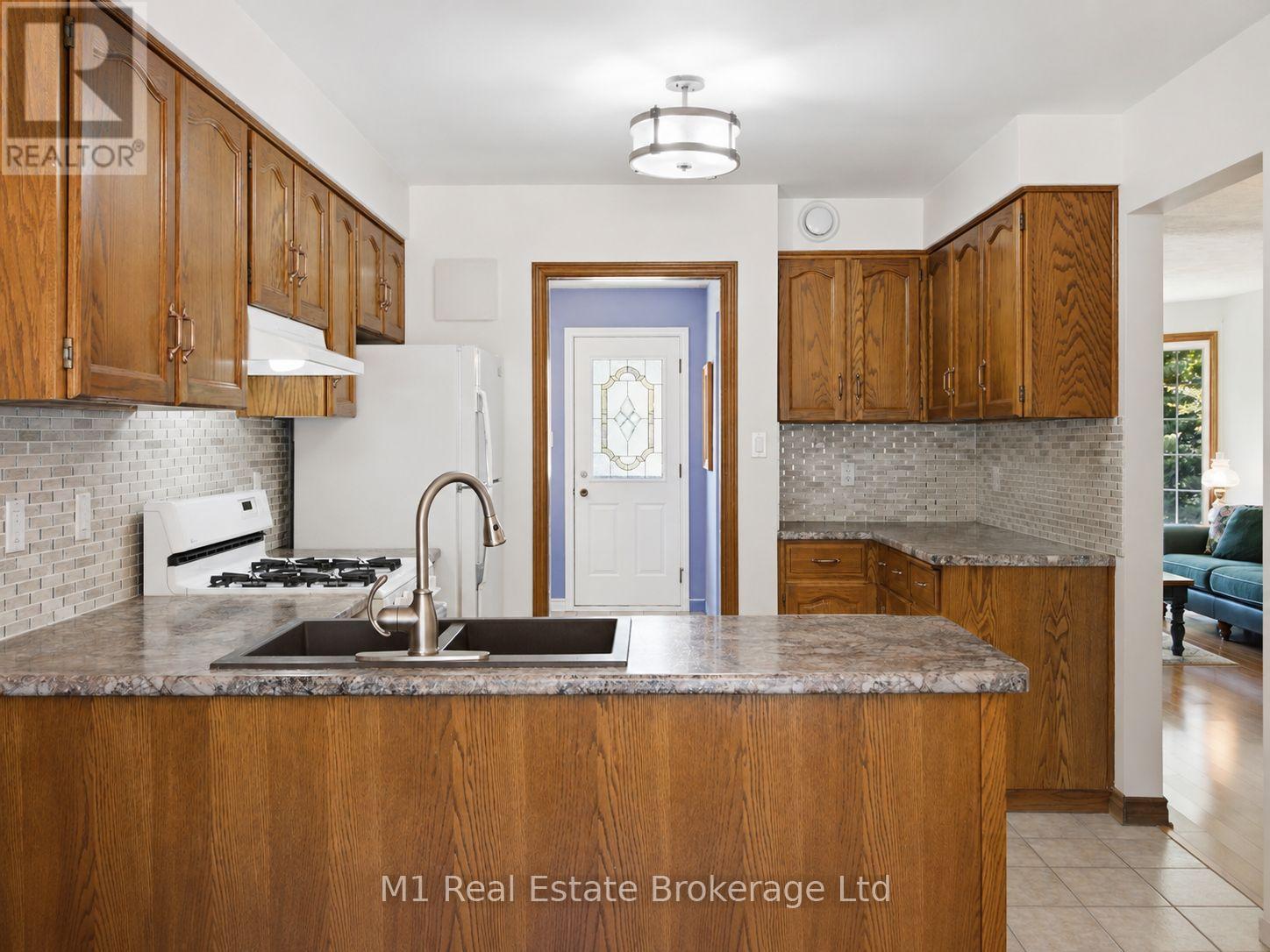 294 COLBORNE STREET - 15