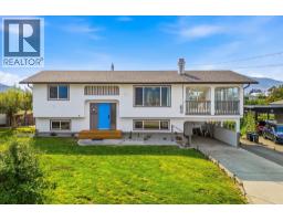 13620 Cooke Avenue, Summerland