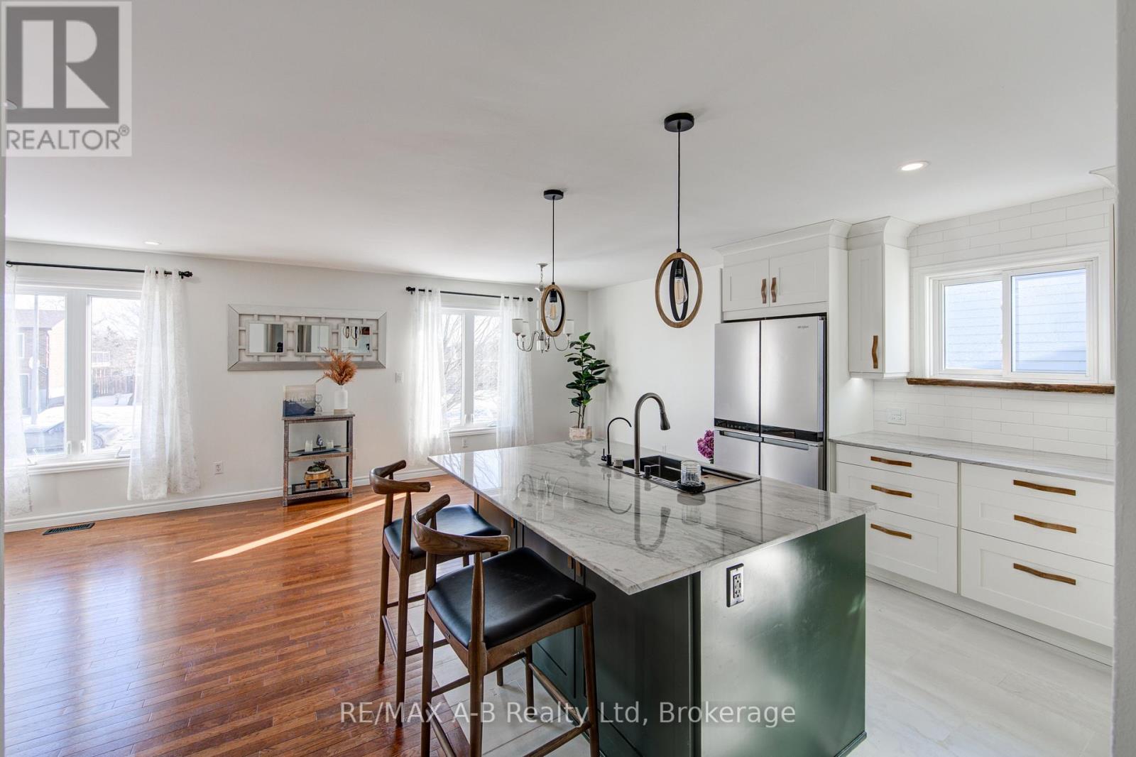 29 DUNSFORD CRESCENT - 6