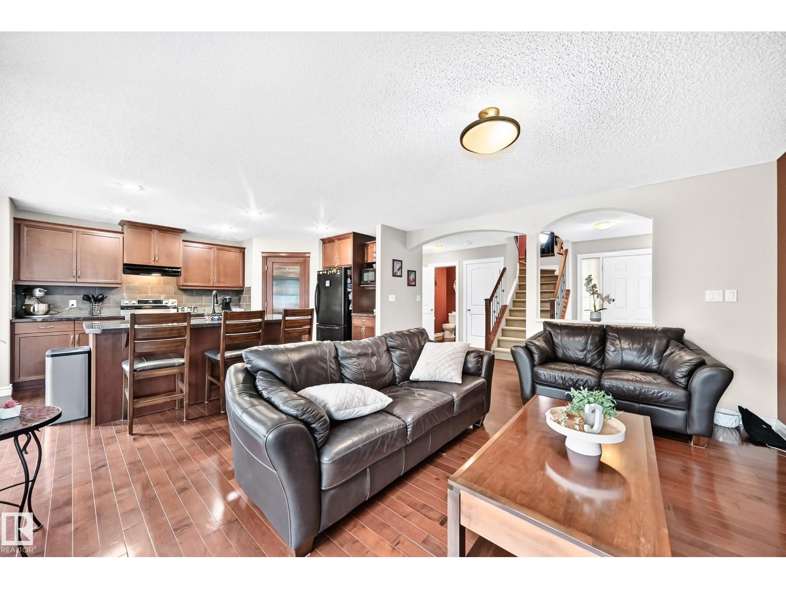14015 146 AV NW - 17