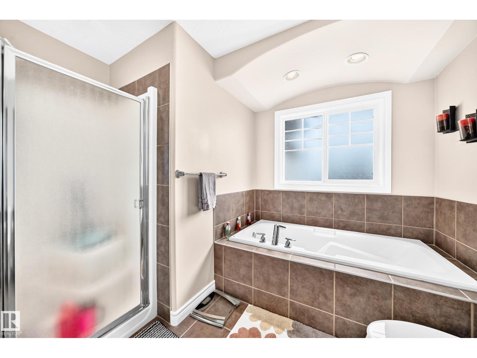 14015 146 AV NW - 30
