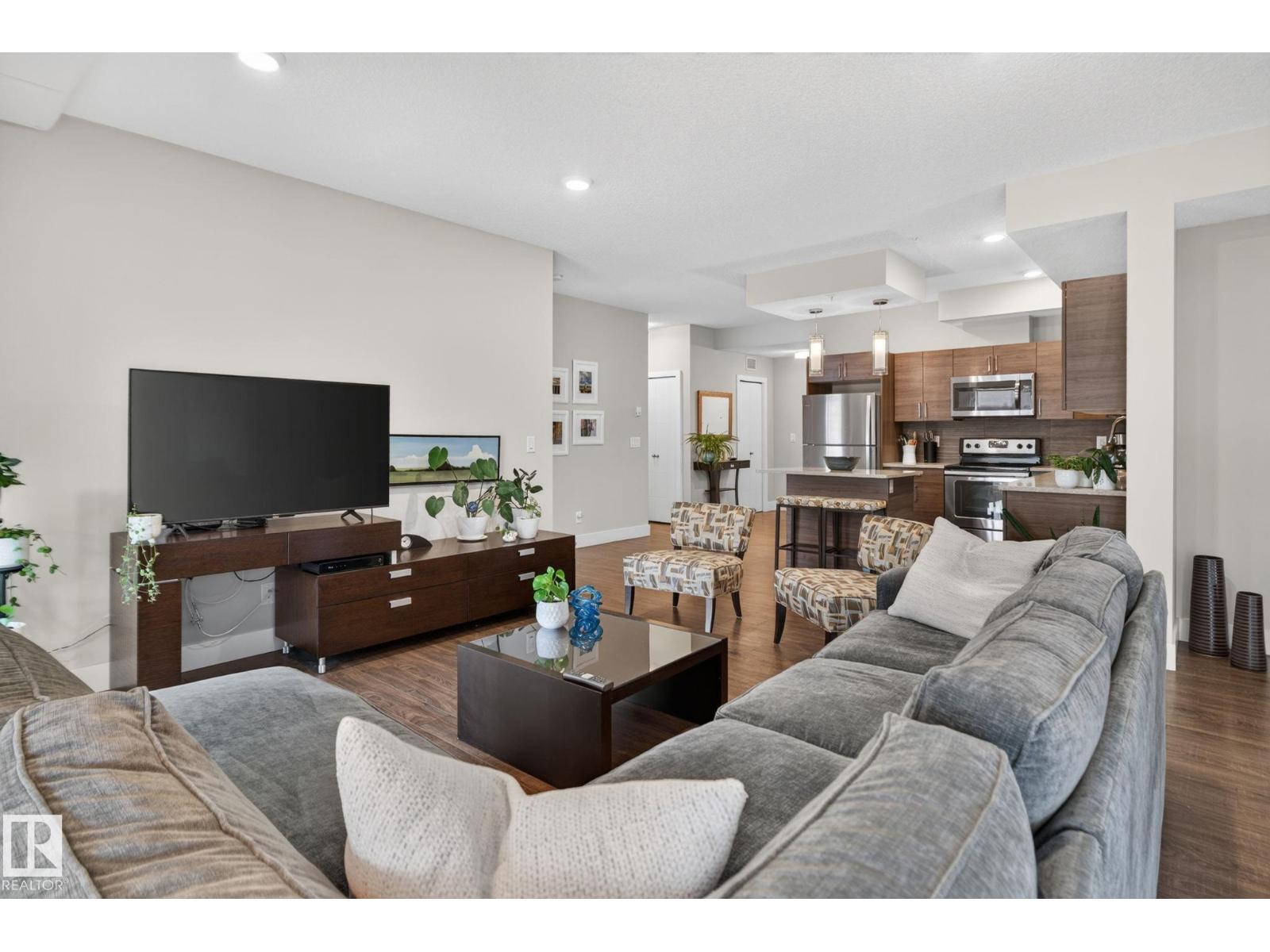 #301 10006 83 AV NW - Image 15