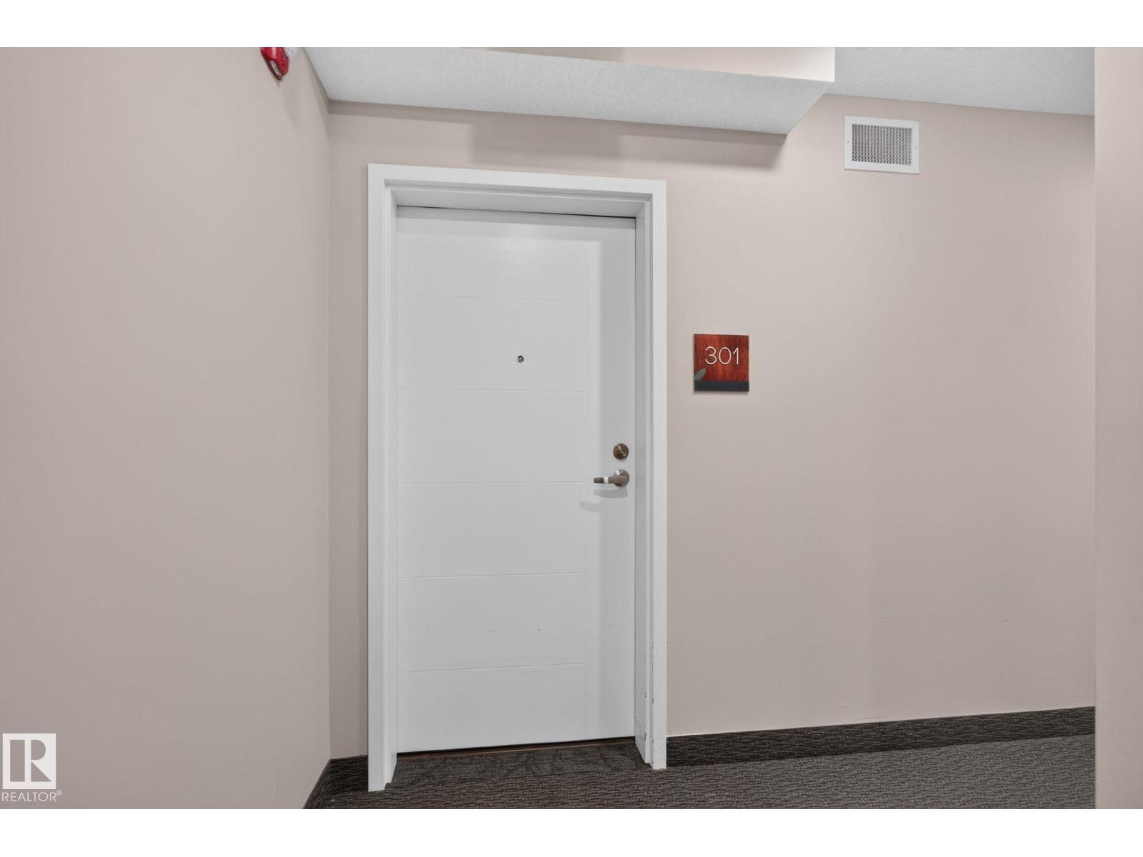 #301 10006 83 AV NW - 37