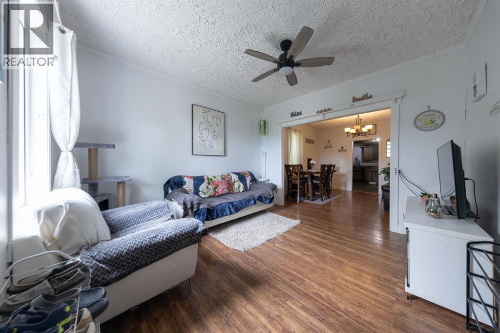 5620 49 Avenue, Lloydminster — photo 3