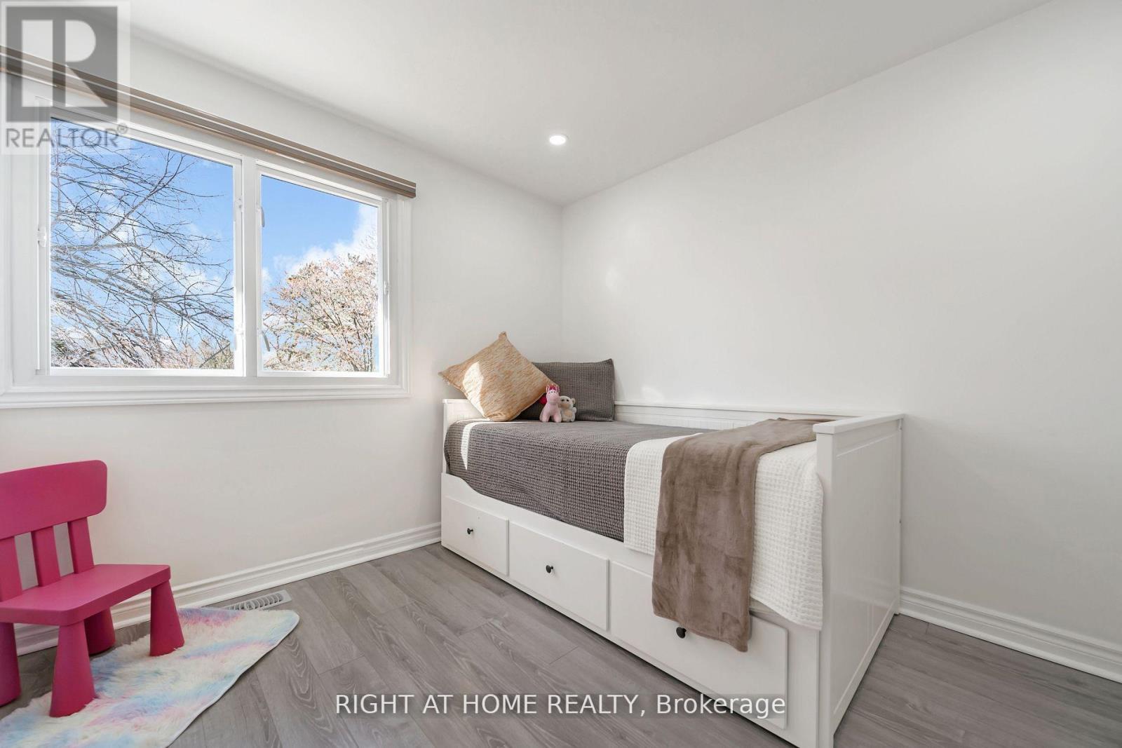 12 LACE FERN WAY - Image 29