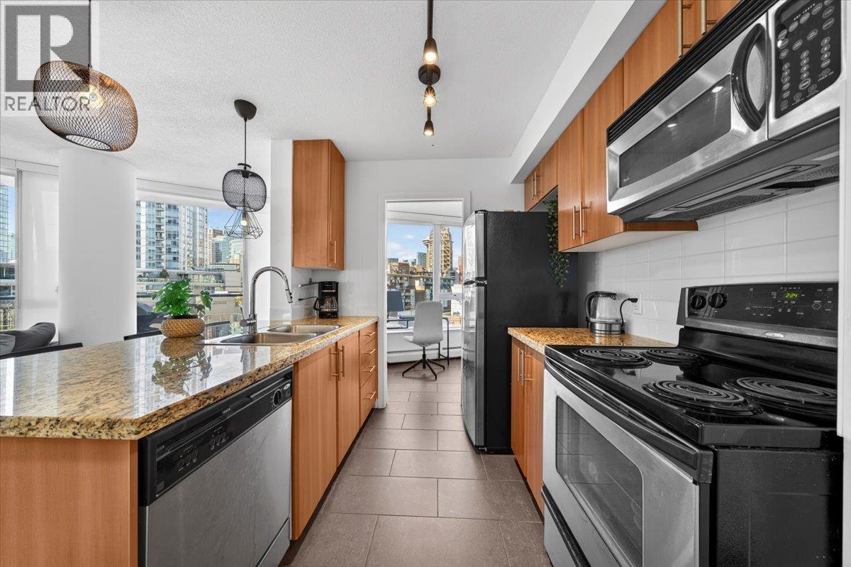 905 58 KEEFER PLACE, Vancouver — photo 2