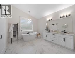 13532 Birdtail Drive, Maple Ridge, BC V4R0J2 Photo 20