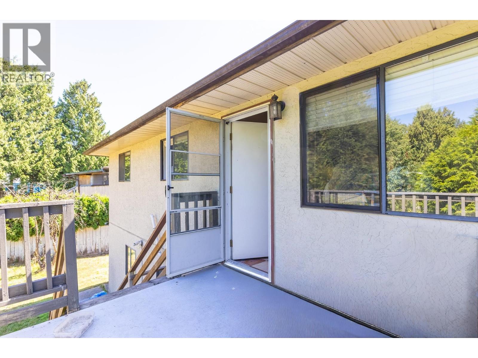 976 HOSMER COURT, Coquitlam — photo 3