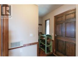 4902 Laurel Avenue, Sechelt, BC V7Z0B7 Photo 17