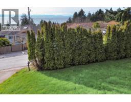 4902 Laurel Avenue, Sechelt, BC V7Z0B7 Photo 25