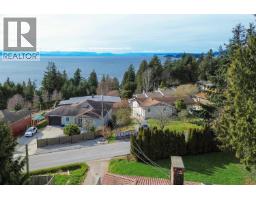 4902 Laurel Avenue, Sechelt, BC V7Z0B7 Photo 35