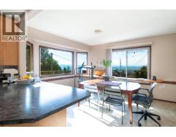 4902 Laurel Avenue, Sechelt, BC V7Z0B7 Photo 6