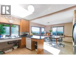 4902 Laurel Avenue, Sechelt, BC V7Z0B7 Photo 7