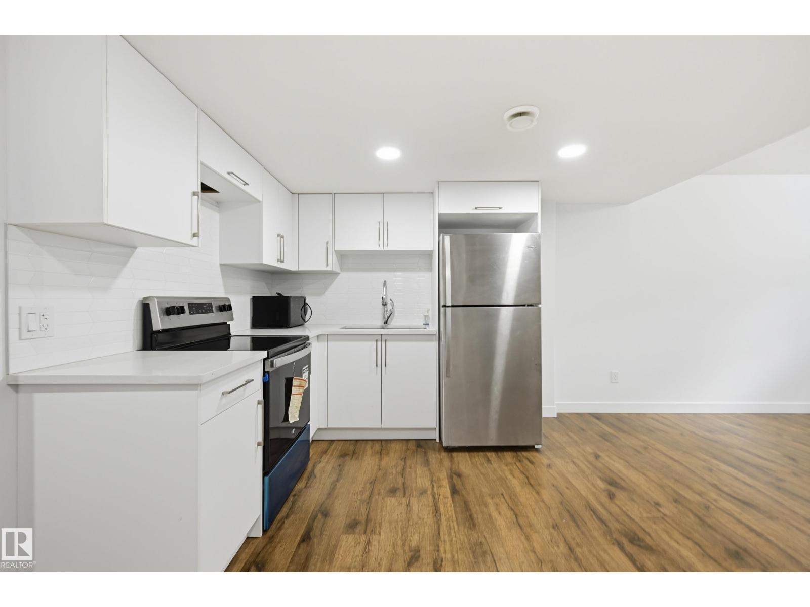 7258 CHIVERS PL SW - Image 34