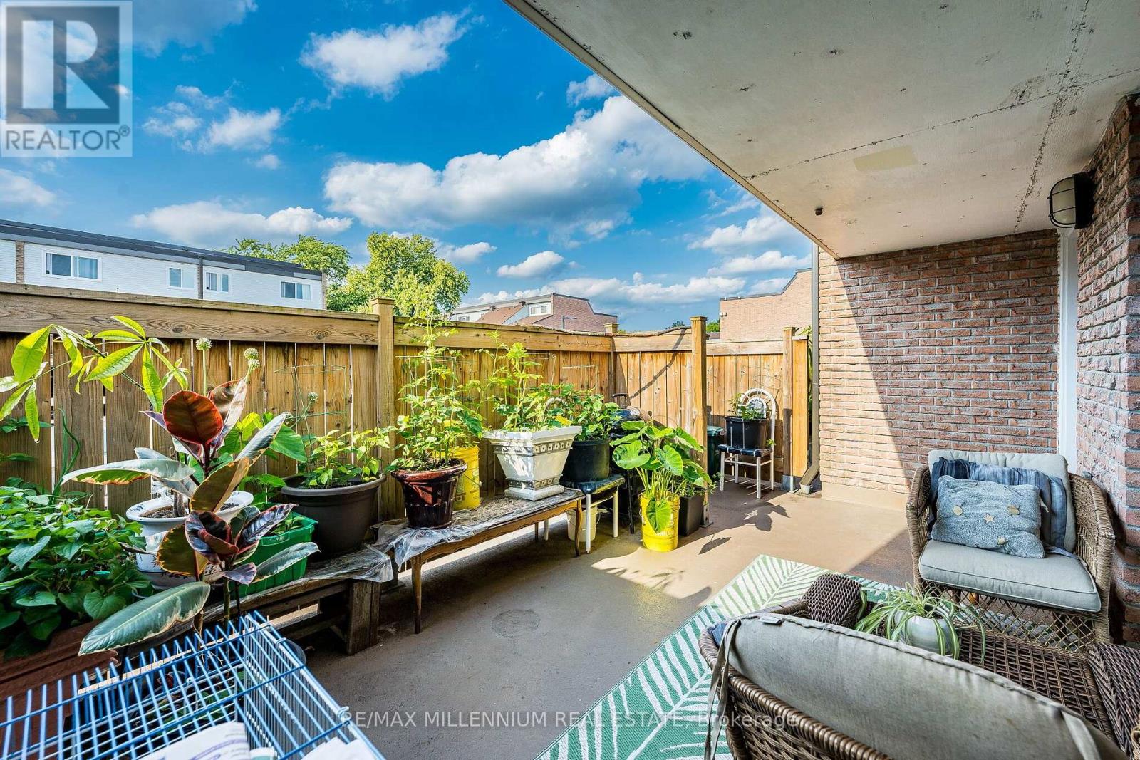 301 MILESTONE CRESCENT - 50