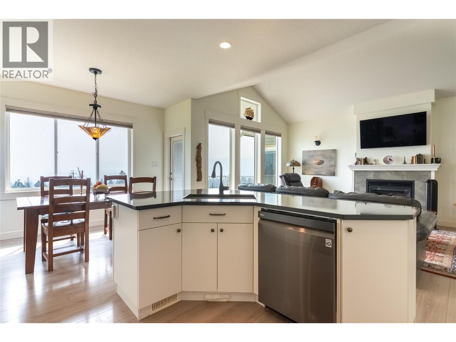 440 ARALIA Place - 6