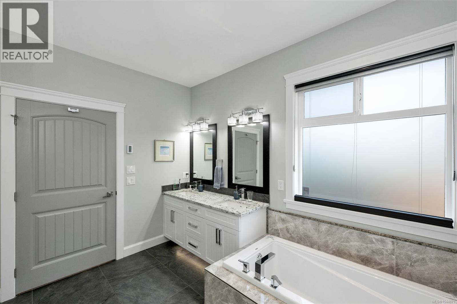 2499 Blairgowrie Rd - 19