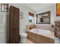 Bathroom - 32 Rochelle Drive, Ottawa, ON K0A2Z0 Photo 15