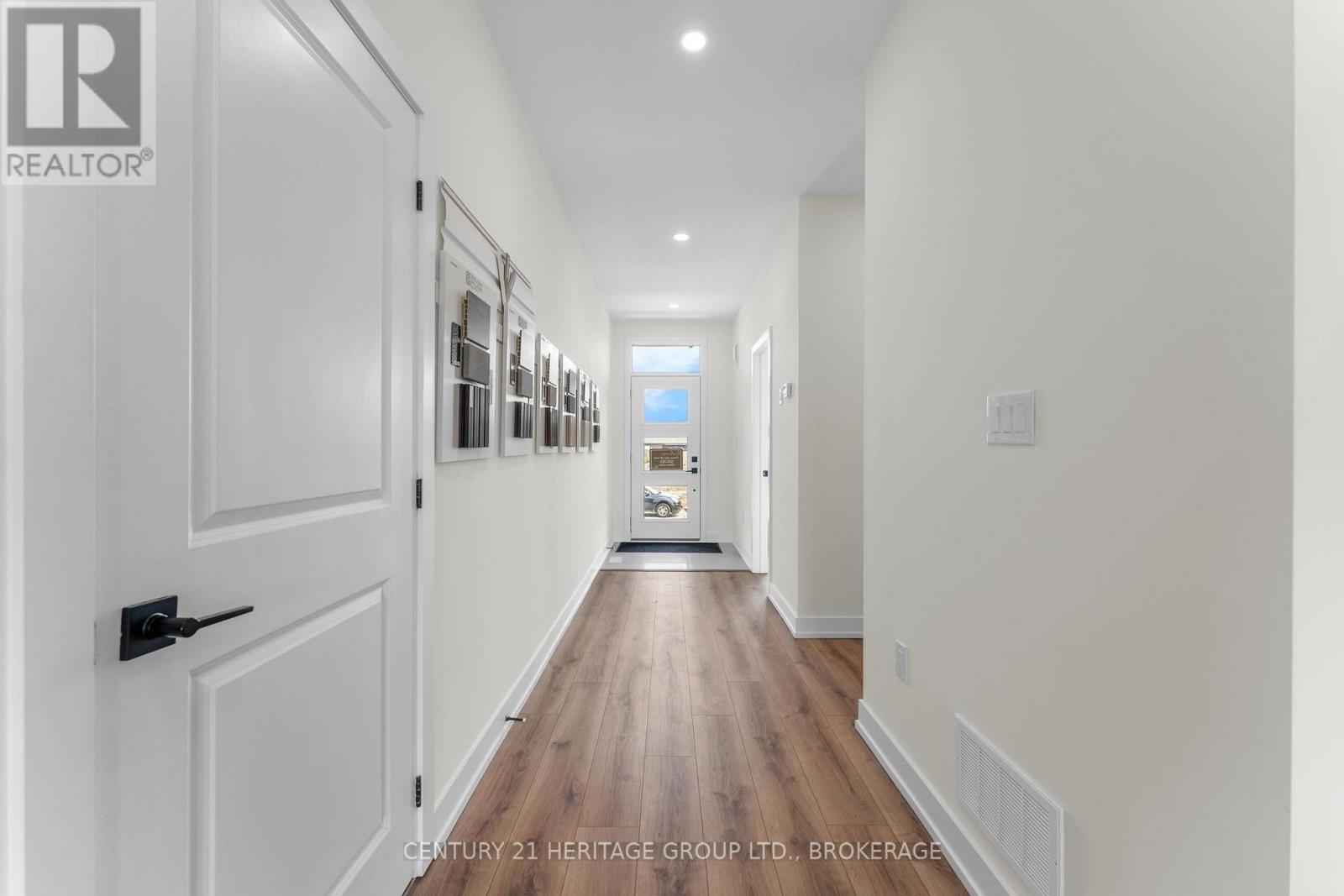60 DUSENBURY DRIVE - Image 11