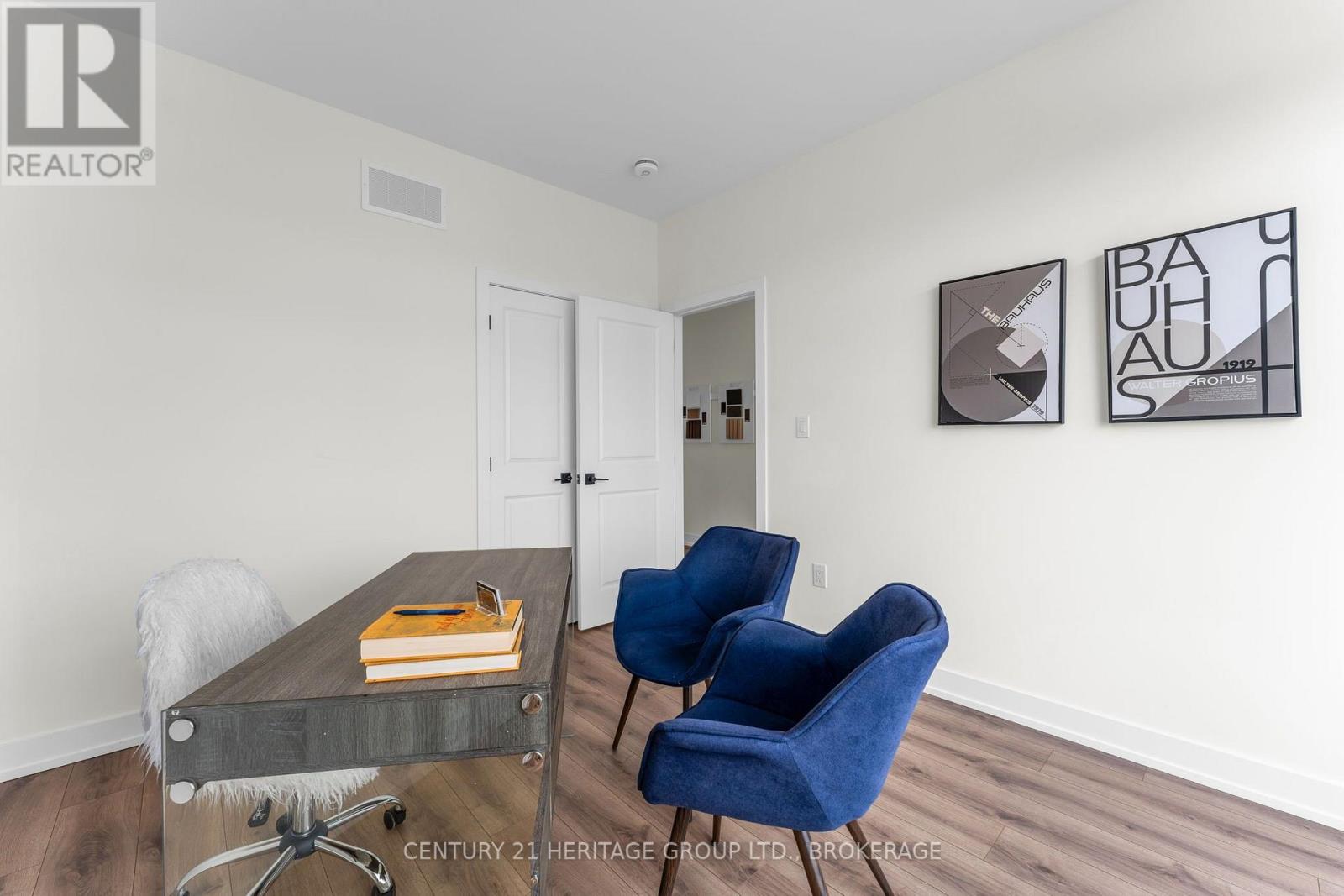 60 DUSENBURY DRIVE - Image 15