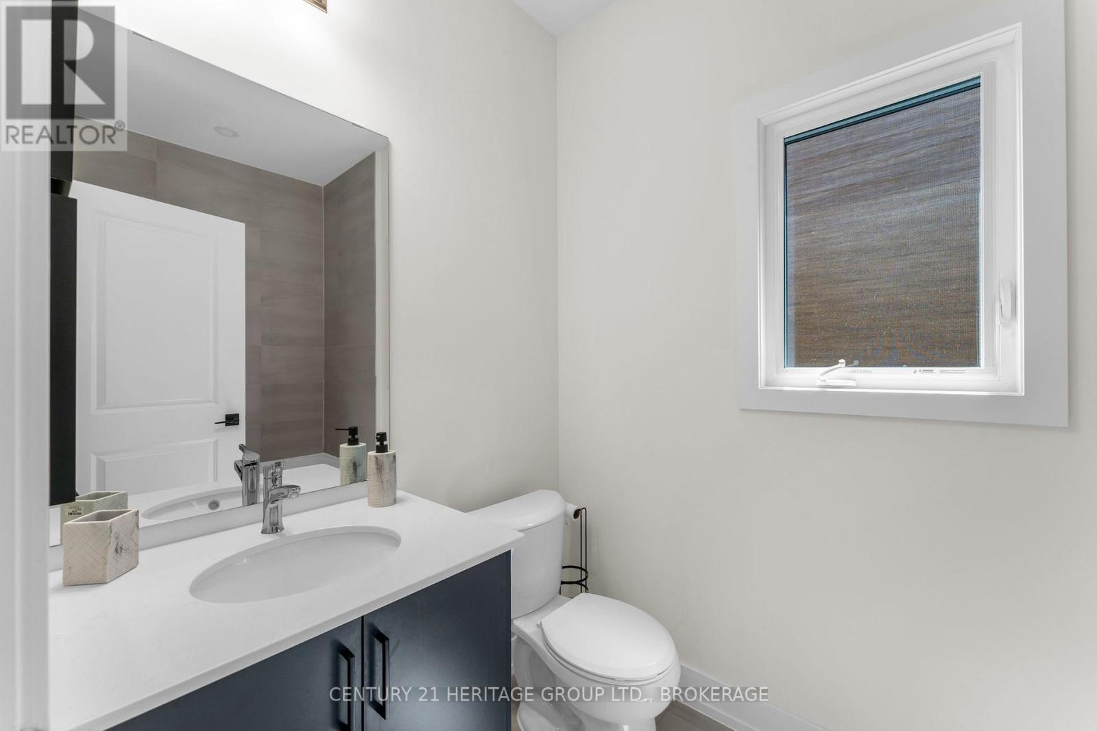60 DUSENBURY DRIVE - Image 17