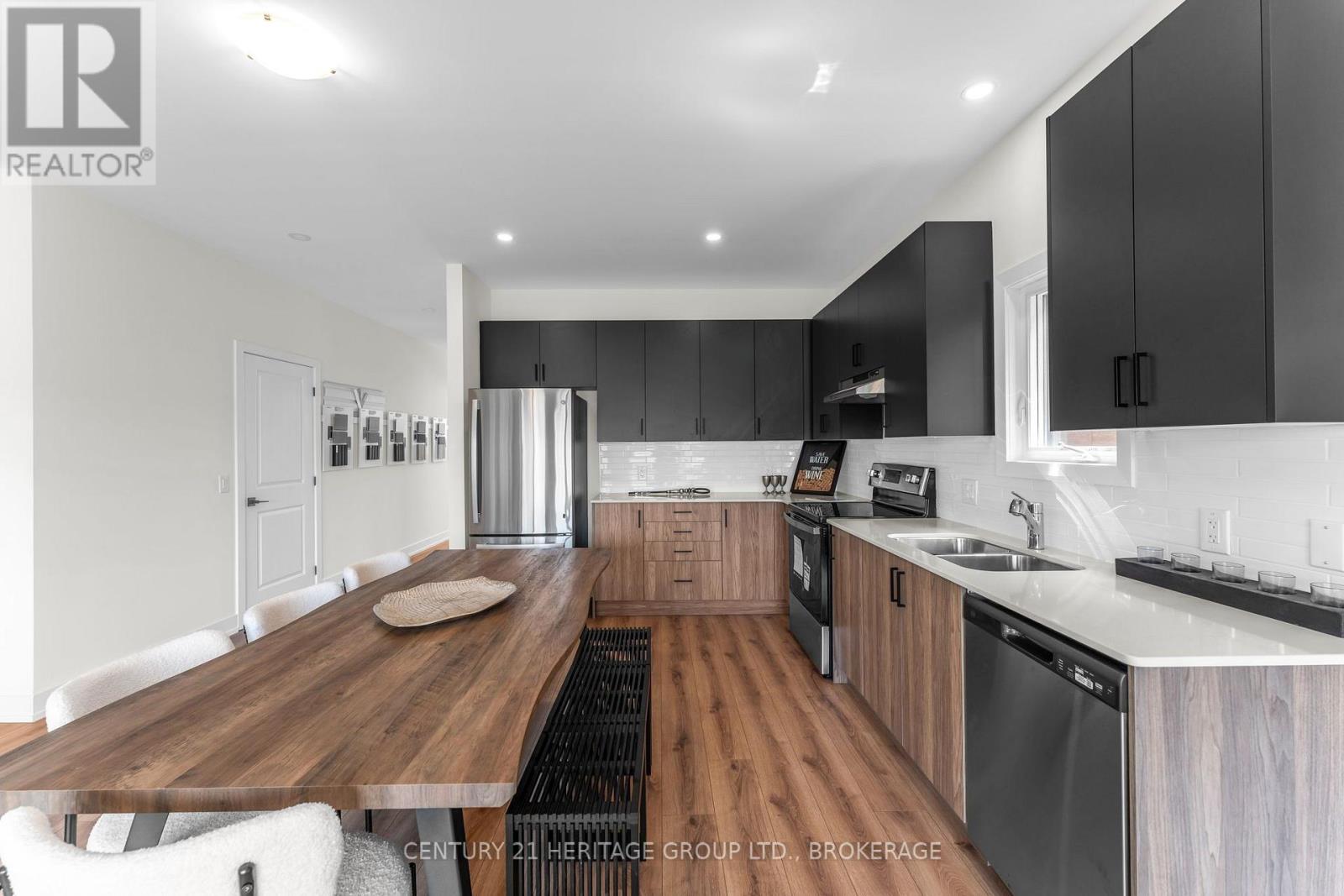 60 DUSENBURY DRIVE - Image 23