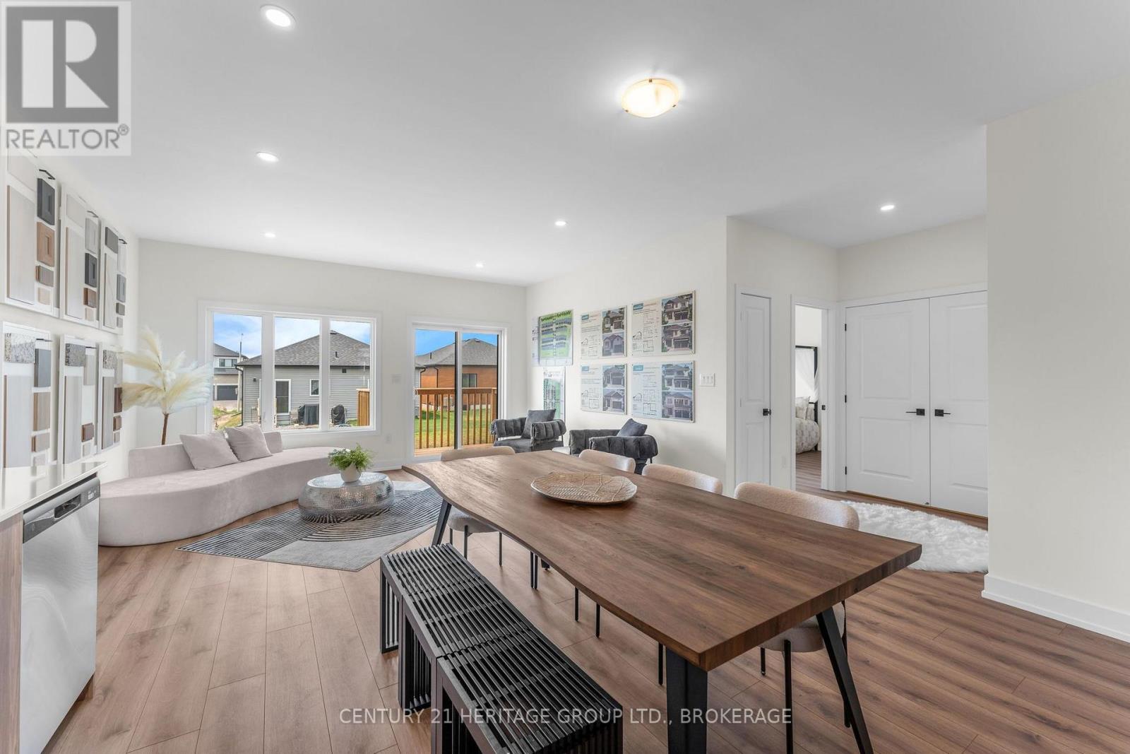 60 DUSENBURY DRIVE - Image 24