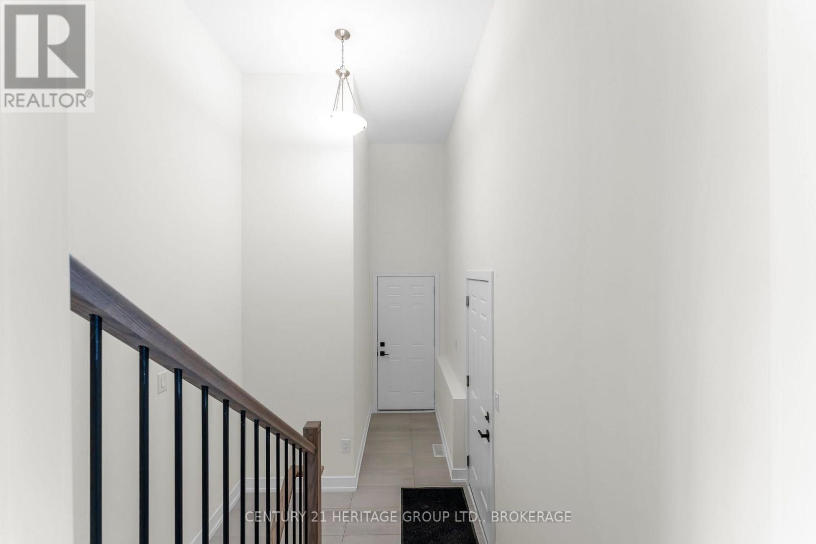 60 DUSENBURY DRIVE - Image 29