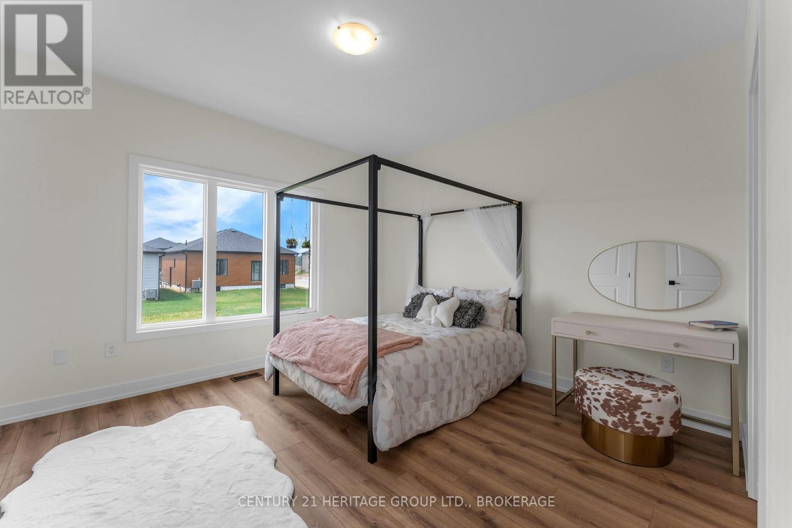 60 DUSENBURY DRIVE - Image 3