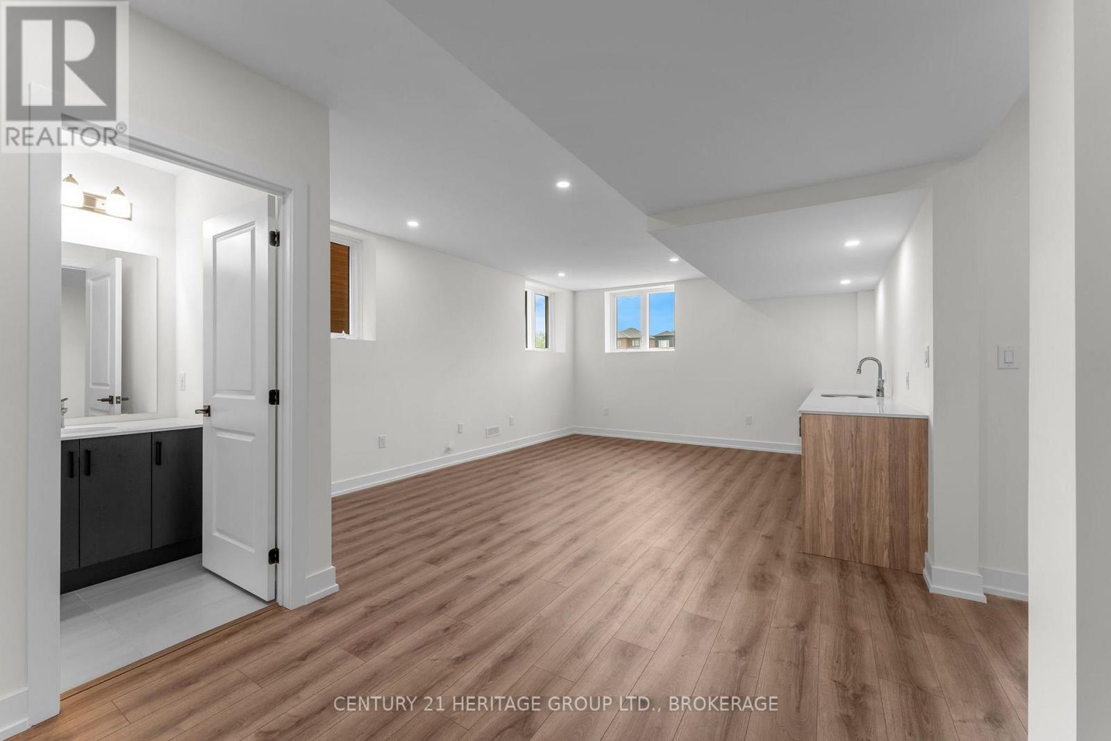 60 DUSENBURY DRIVE - Image 31