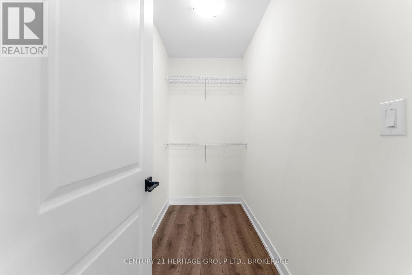 60 DUSENBURY DRIVE - Image 37