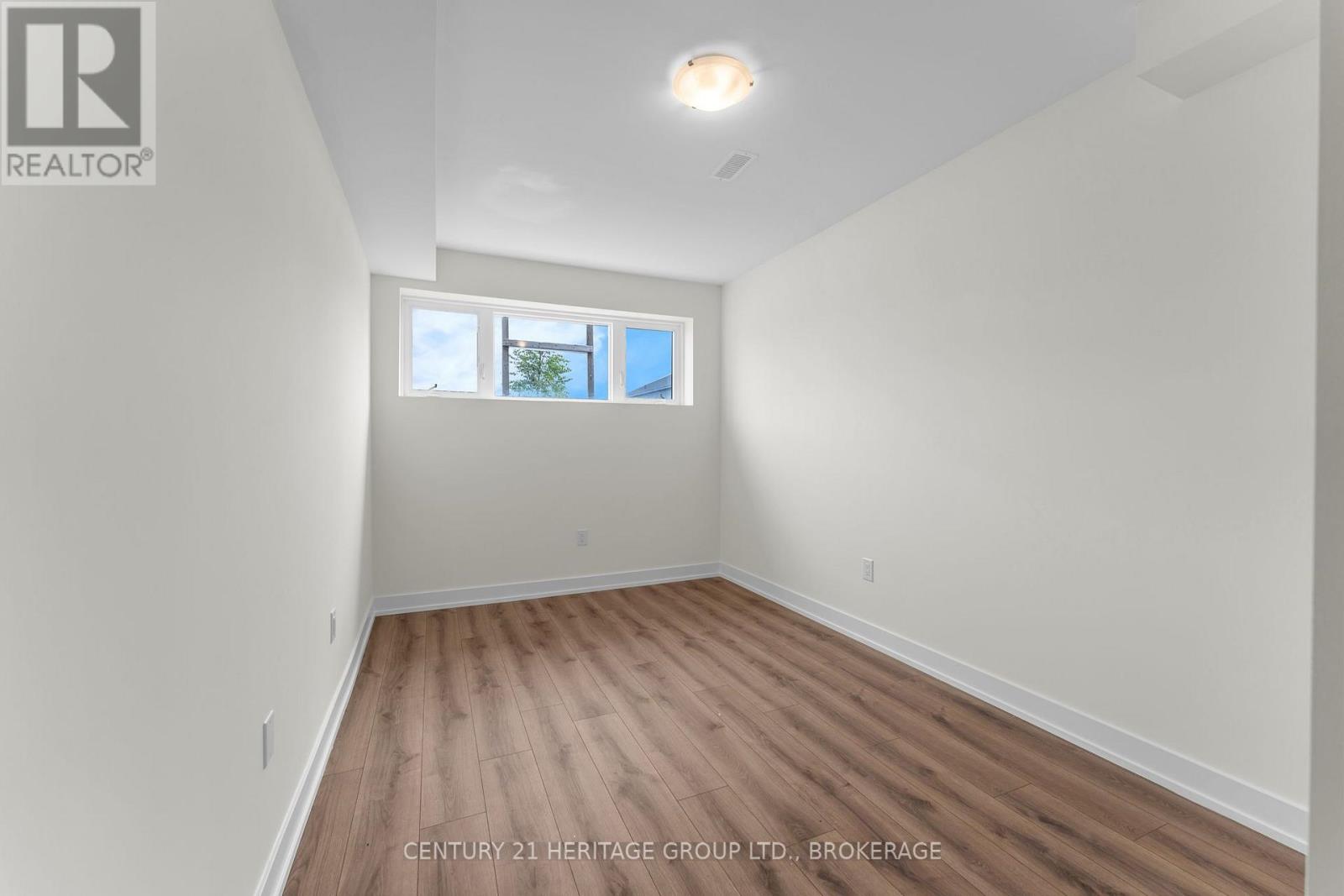 60 DUSENBURY DRIVE - Image 41