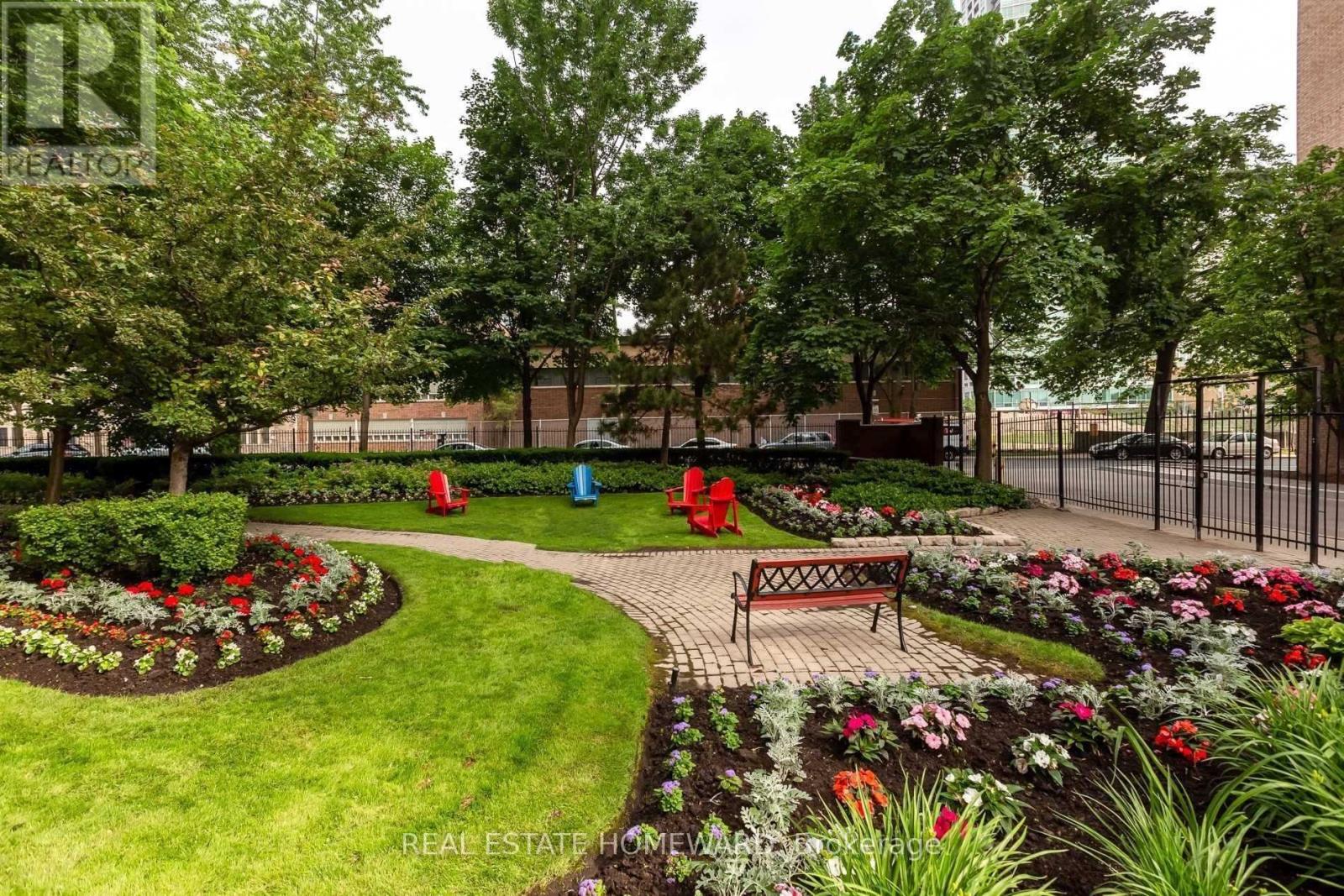 #1219 77 MAITLAND PLACE - 28