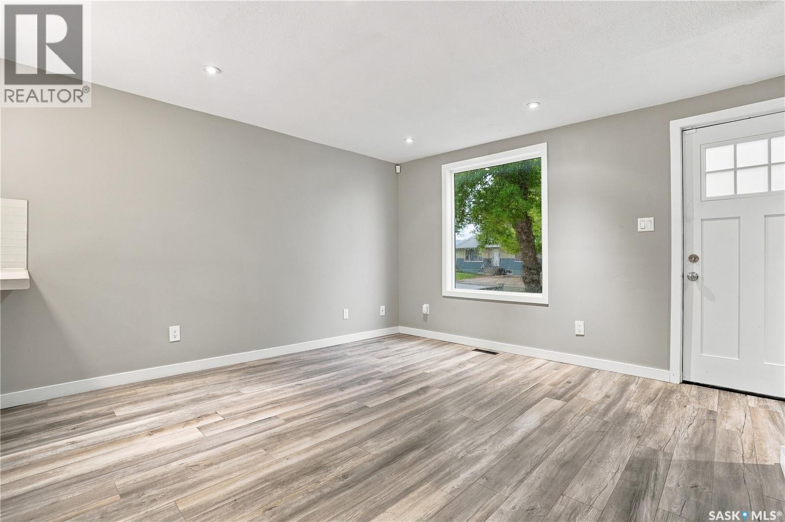 202 W AVENUE S - 10