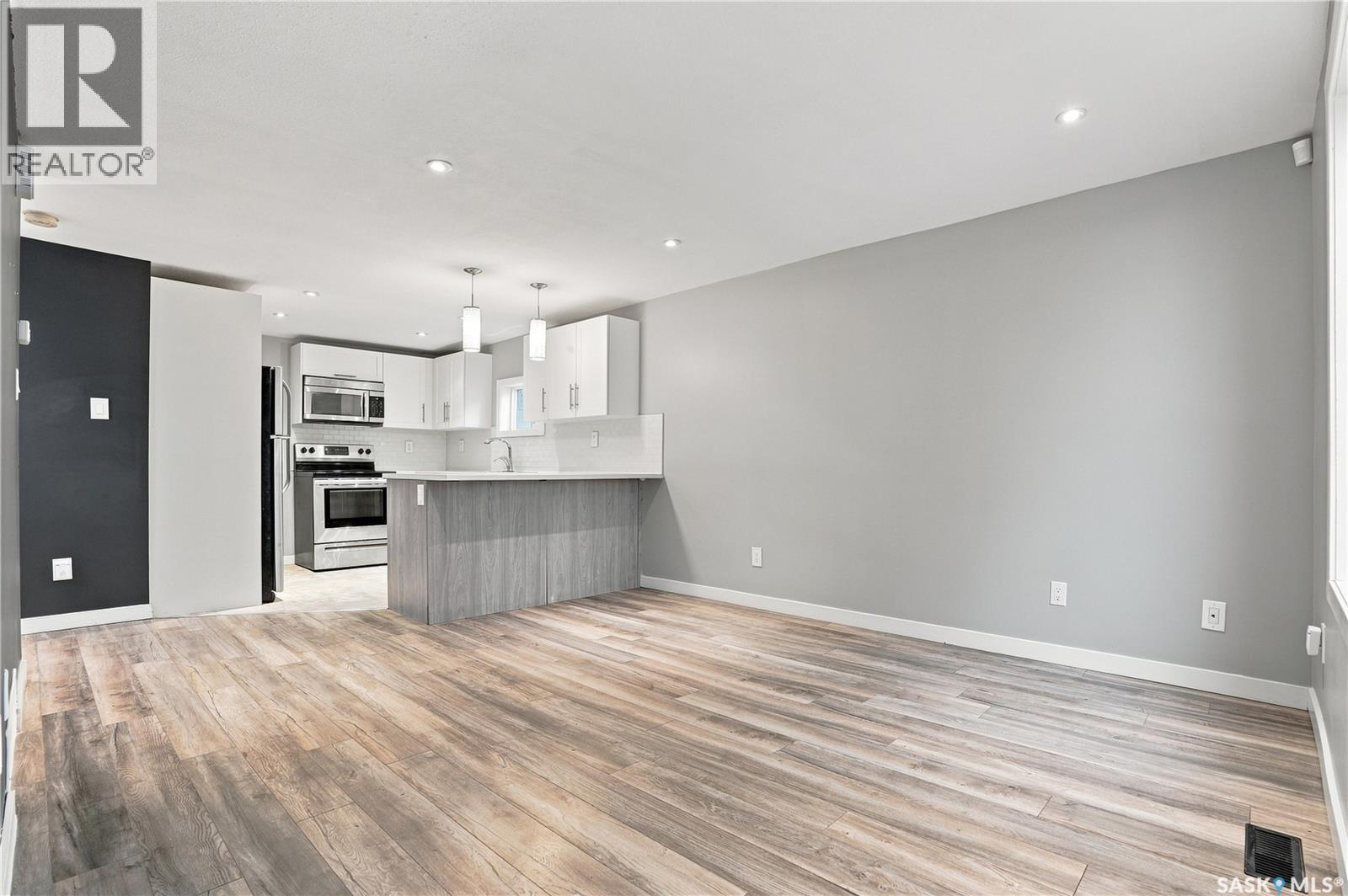 202 W AVENUE S - 8