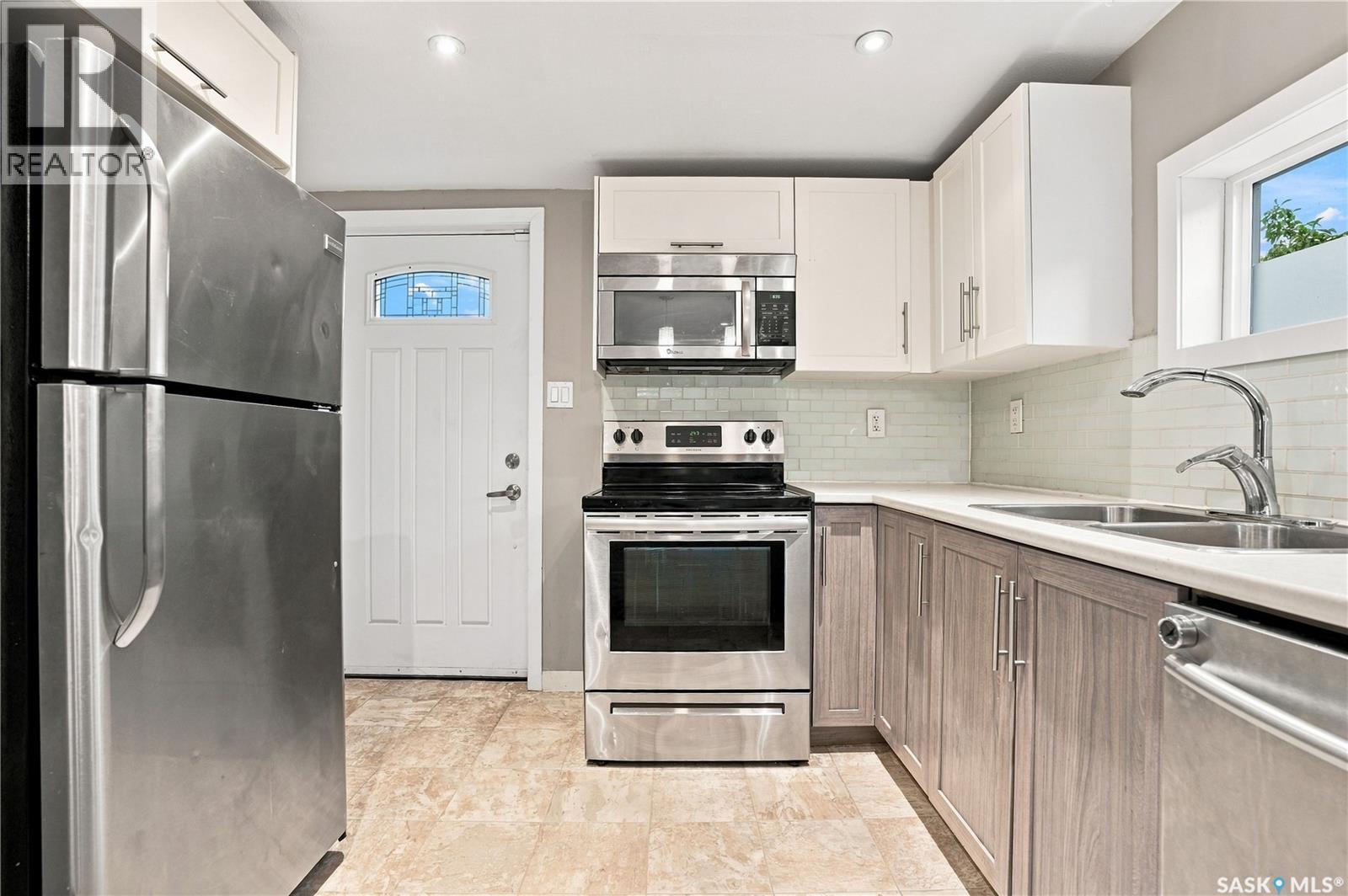 202 W AVENUE S - 15