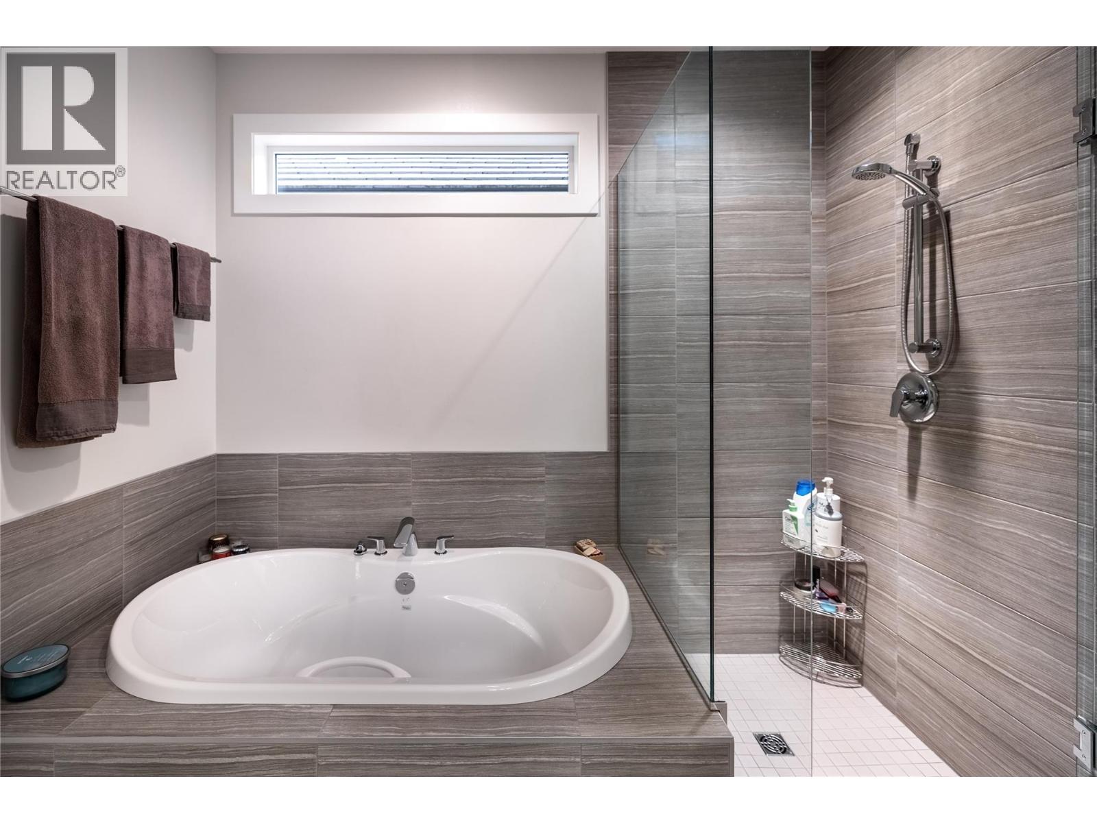 #114 4450 Gordon Drive - 20