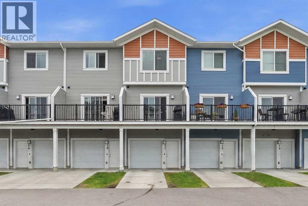 17 Stonehouse Crescent NW - 1