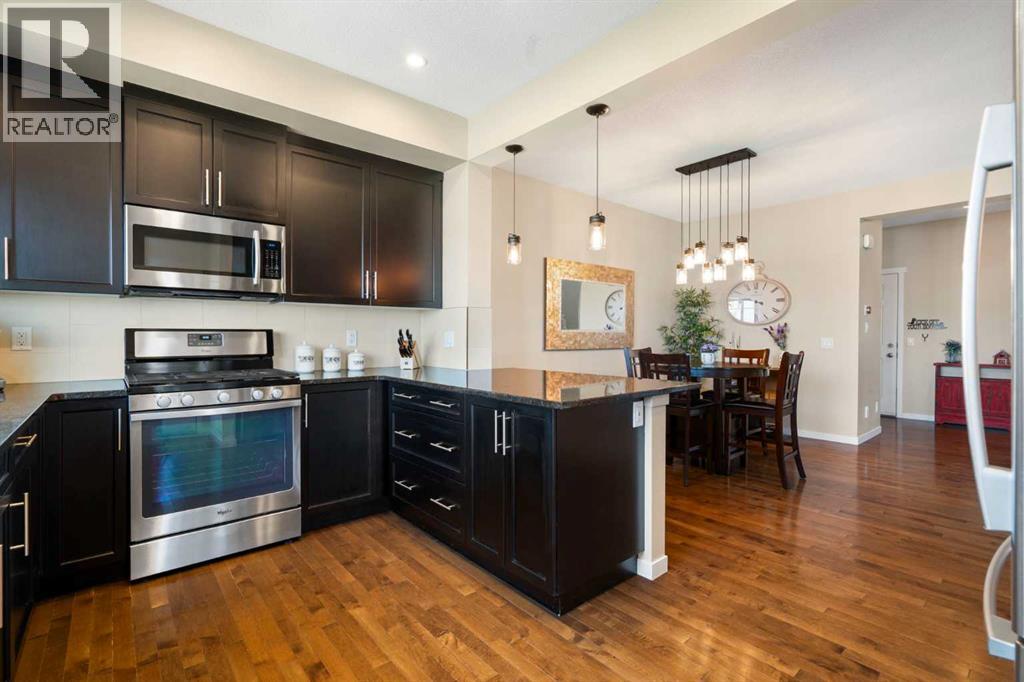 734 River Heights Crescent - 16