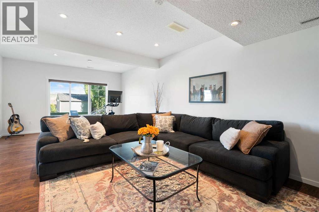 734 River Heights Crescent - Image 36