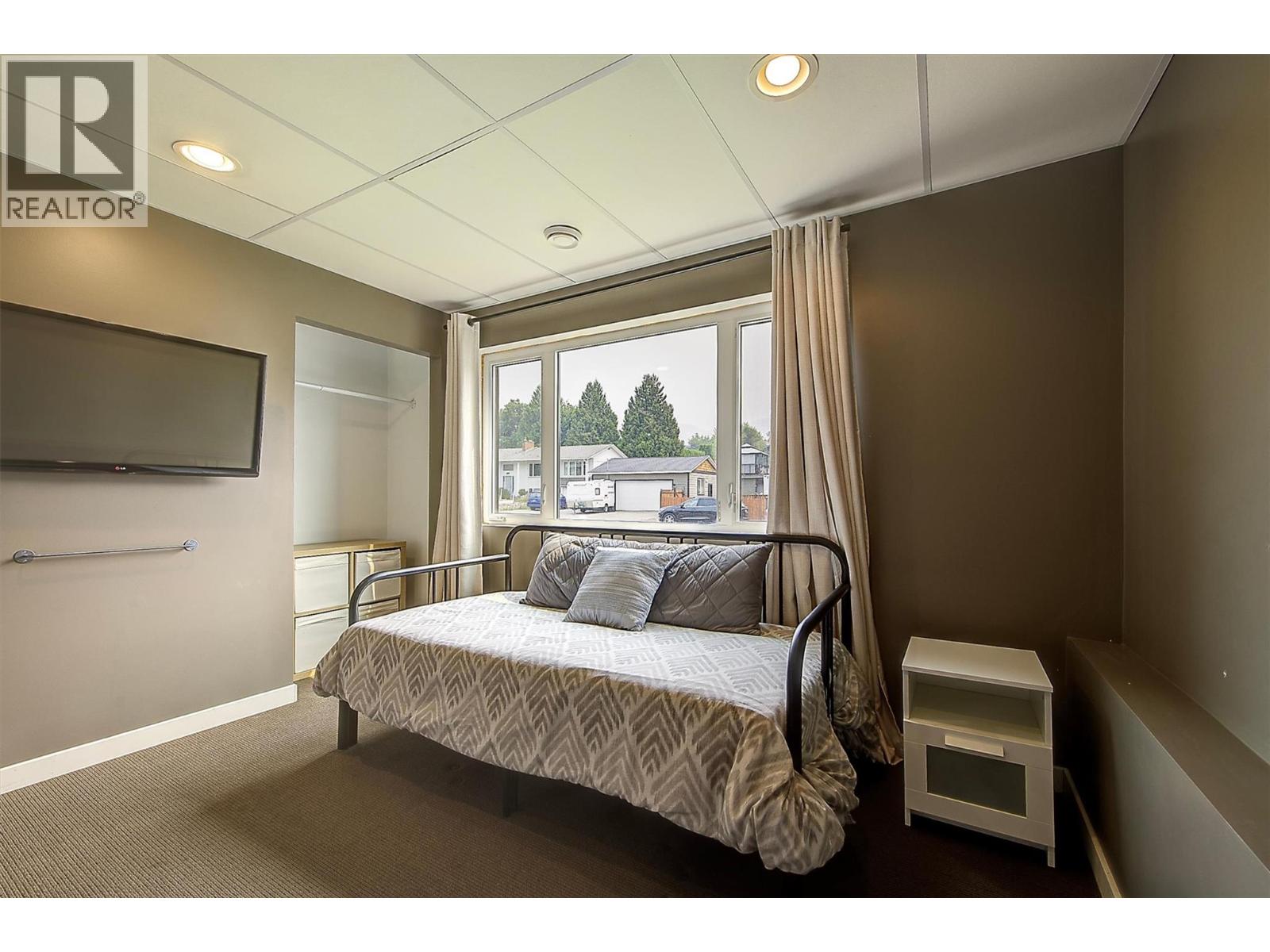 1726 Hayashi Road - 42