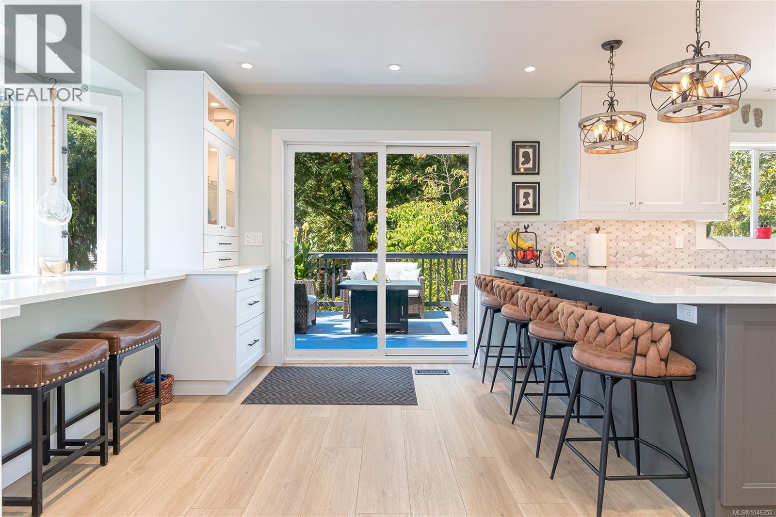 1866 Barrett Dr - Image 31