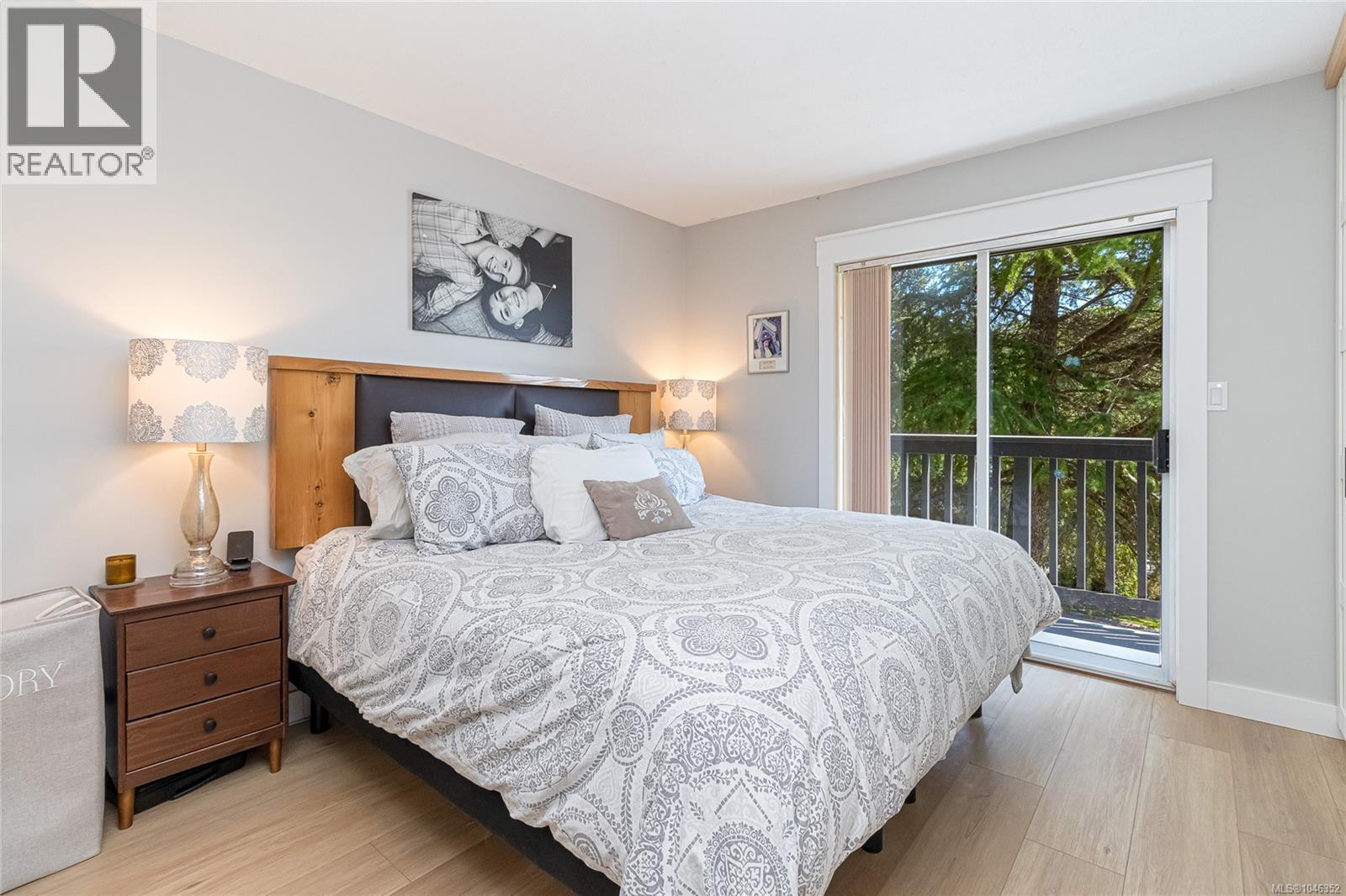 1866 Barrett Dr - Image 32