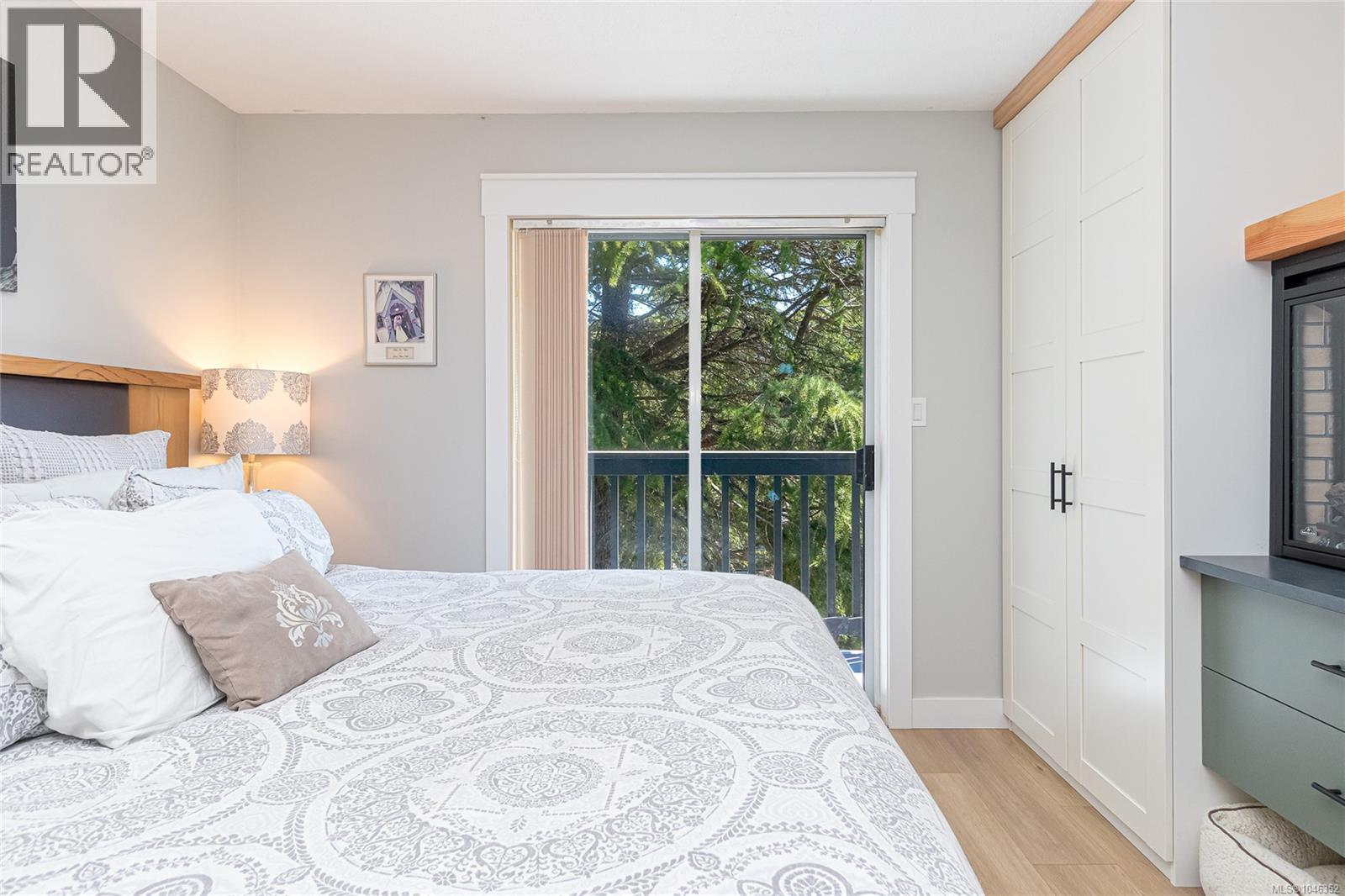1866 Barrett Dr - Image 33