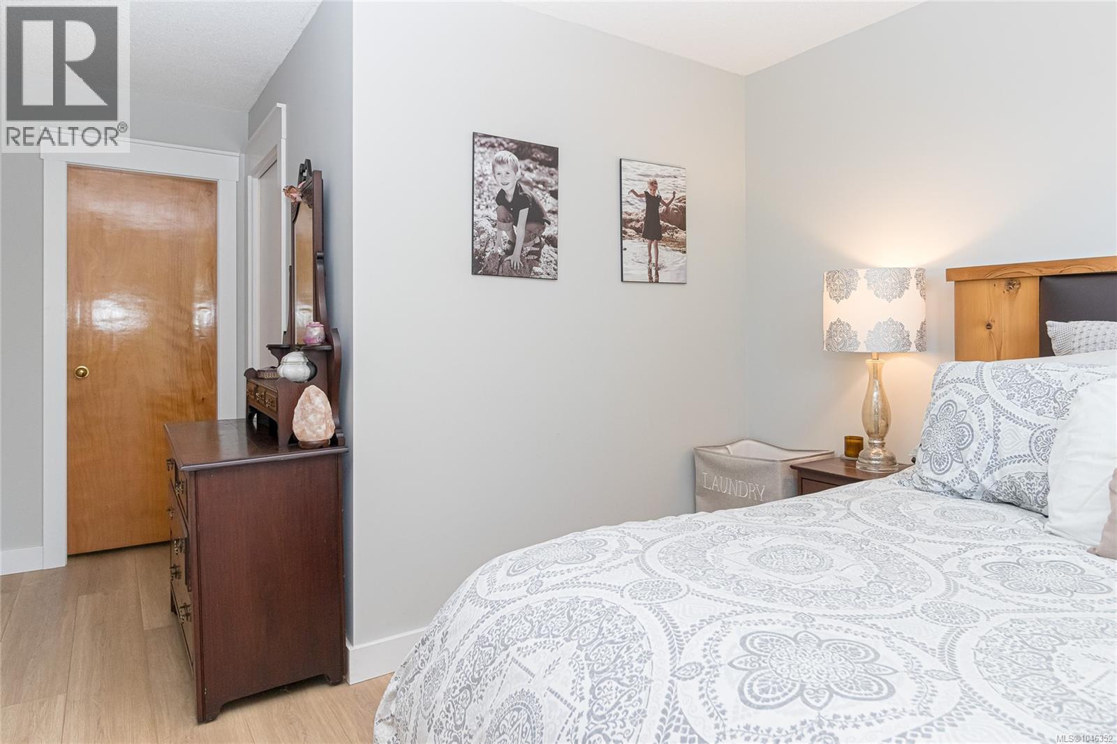 1866 Barrett Dr - Image 36