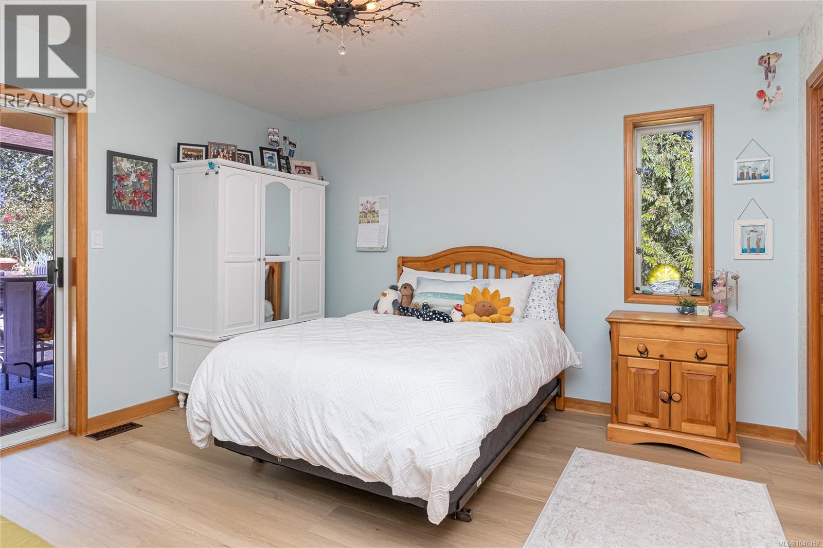 1866 Barrett Dr - Image 40
