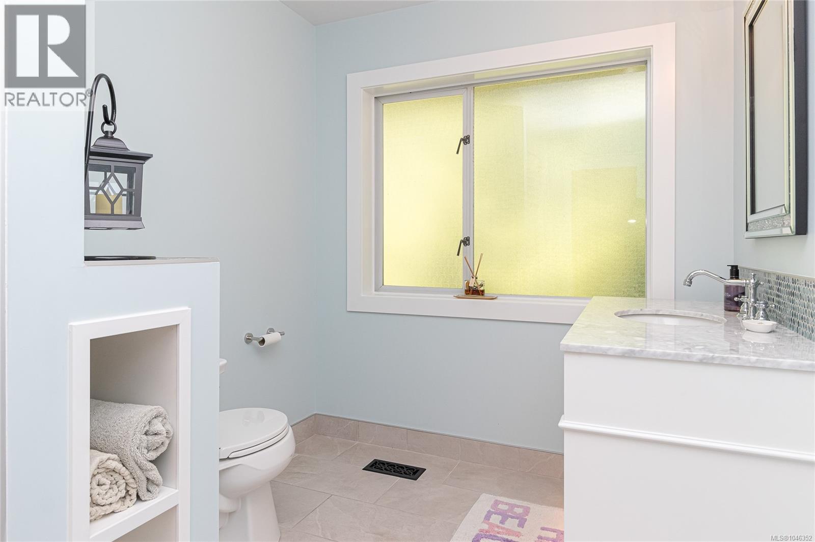 1866 Barrett Dr - Image 43
