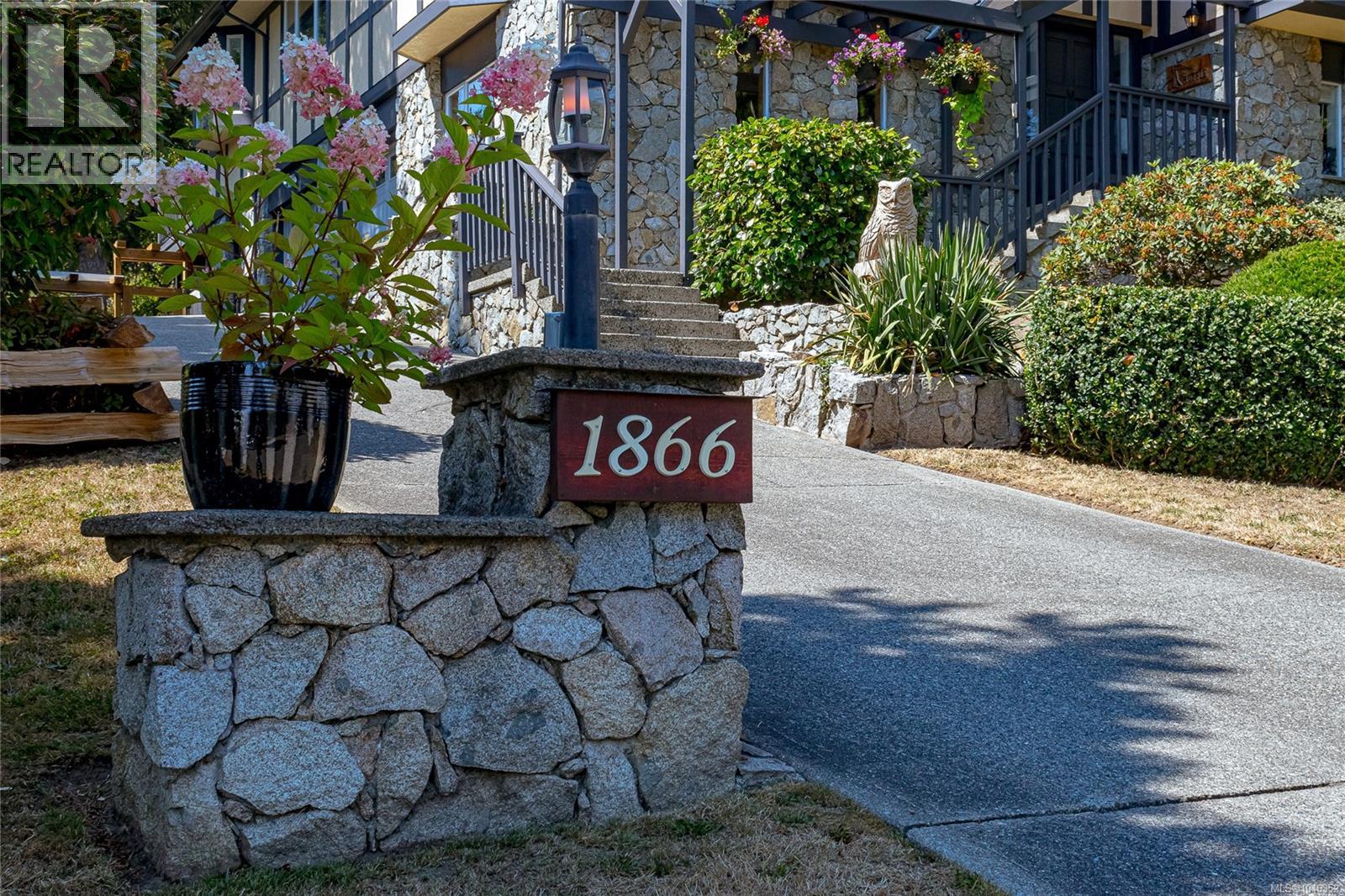 1866 Barrett Dr - Image 5