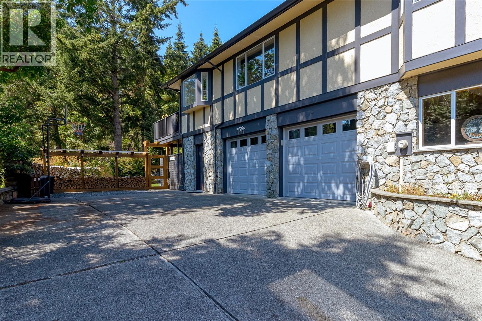 1866 Barrett Dr - Image 6